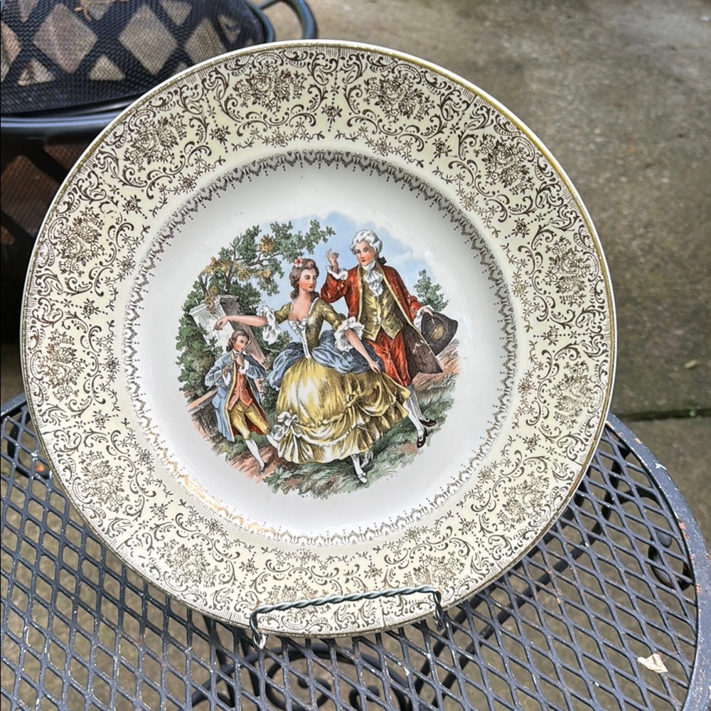 Imperial Salem Vintage Dinnerware Plate with Intricate Design 22 Karat Gold